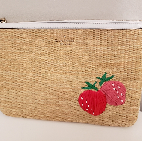 ♠️🍓Kate Spade Picnic in the Park Large Zip Pouch. - Picture 4 of 7